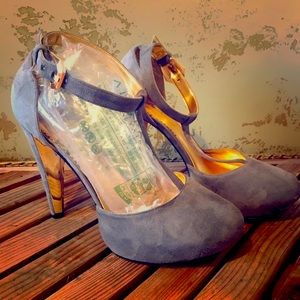 Report Signature Guarda T-strap pump Grey Suede